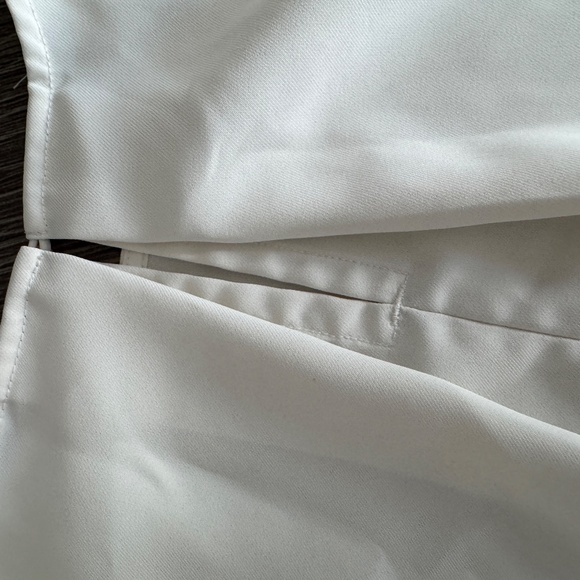 Uniqlo White Short Sleeve Blouse – Size Small - Picture 9 of 9